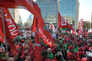 2012-12-30_02_shout-slogans-carry-banners