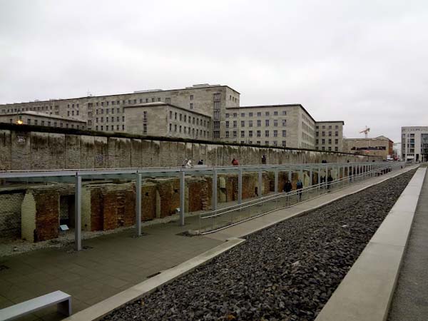 2013-01-16_03_topographie_des_terrors__06