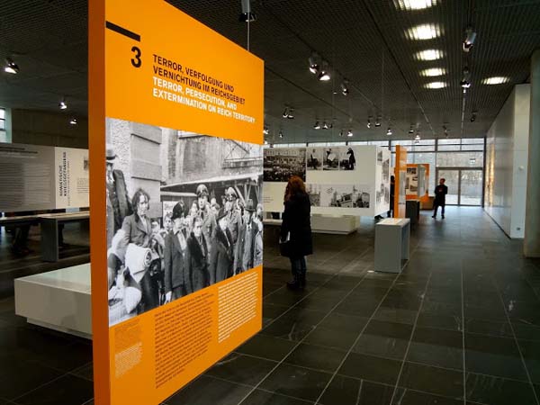 2013-01-16_23_topographie_des_terrors__22