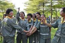 2014-11-21 01 China-Καθαρίστριες