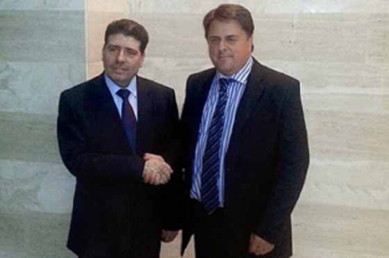 Ο πρωθυπουργός της Συρίας Wael Nader al-Halqi και ο Nick Griffin. Δαμασκός, Ιούνιος 2013